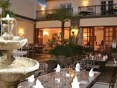 Le Courtyard Restaurant